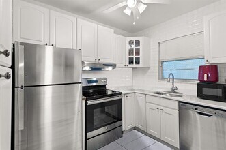 1400 NE 57th Ct in Fort Lauderdale, FL - Building Photo - Building Photo