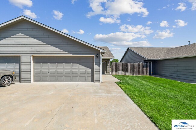 property at 1338 N Curtis Ct