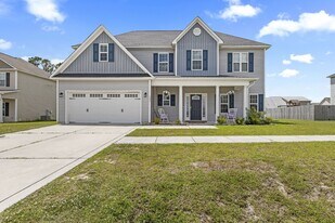 326 Aquamarine Cir in Jacksonville, NC - Building Photo