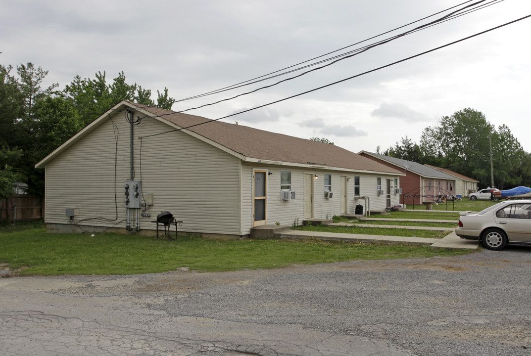 Rainbow Acres in La Vergne, TN - Building Photo