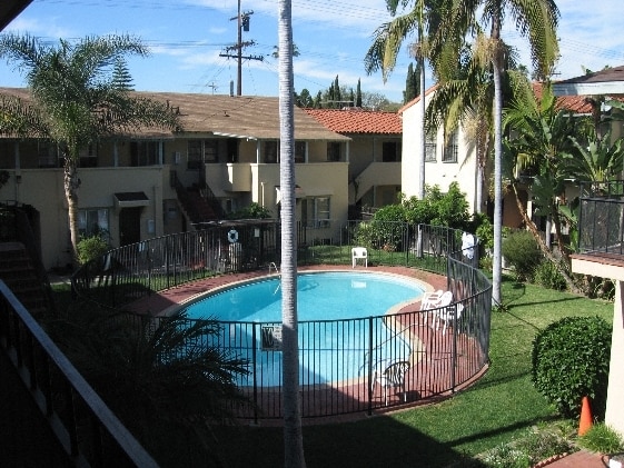 7129-7135 Stafford Ave in Huntington Park, CA - Building Photo - Other