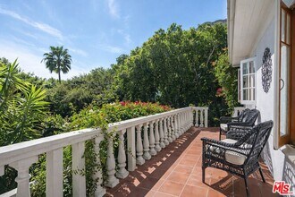 8298 Presson Pl in Los Angeles, CA - Building Photo - Building Photo