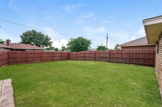 1014 Brookhaven Dr in Lancaster, TX - Building Photo - Building Photo