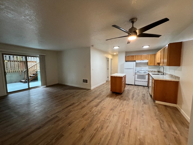 17260 SW Heritage Ct