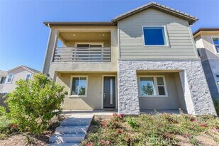 132 Chorus in Irvine, CA - Building Photo