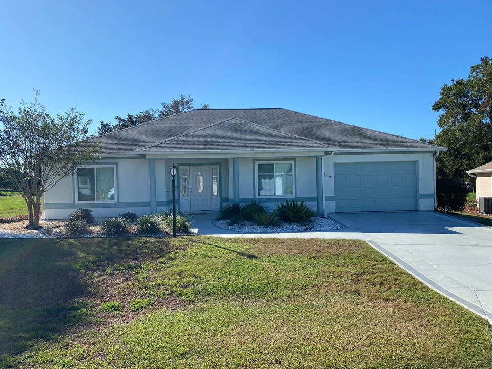 11049 SE 174th Loop in Summerfield, FL - Building Photo