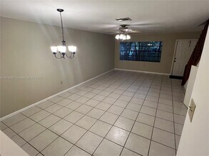 586 Westree Ln in Plantation, FL - Building Photo - Building Photo