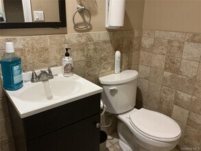 12 E John St in Hicksville, NY - Building Photo - Building Photo