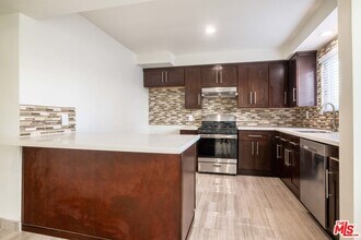 148 S Reeves Dr-Unit -5 in Beverly Hills, CA - Building Photo - Building Photo