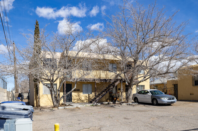 7605 Bell Ave SE in Albuquerque, NM - Foto de edificio - Building Photo