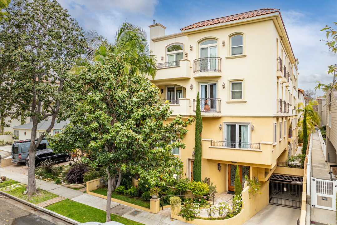 1540 S Bentley Ave in Los Angeles, CA - Foto de edificio