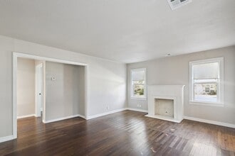 4702 E 4th Pl in Tulsa, OK - Building Photo - Building Photo
