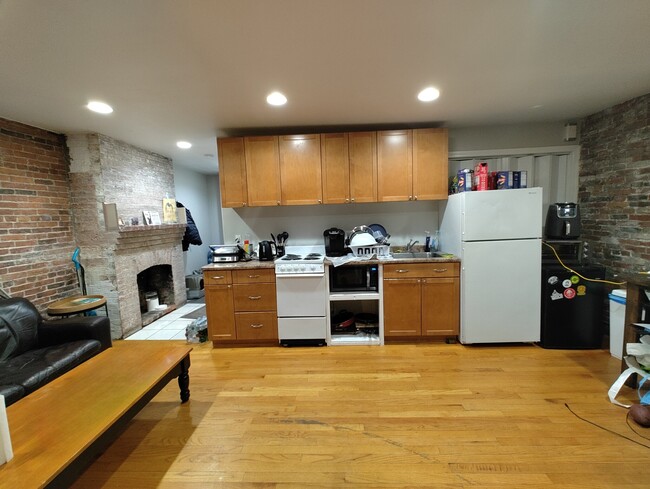 42 Anderson St, Unit #B in Boston, MA - Building Photo - Building Photo