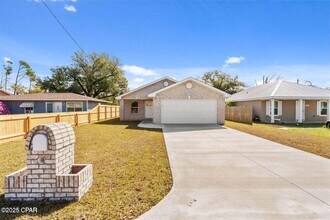 711 Kirklin Ave in Panama City, FL - Building Photo - Building Photo