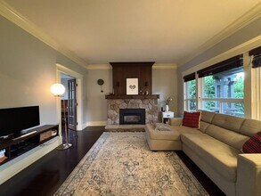 9376 Sullivan St in Burnaby, BC - Building Photo - Building Photo