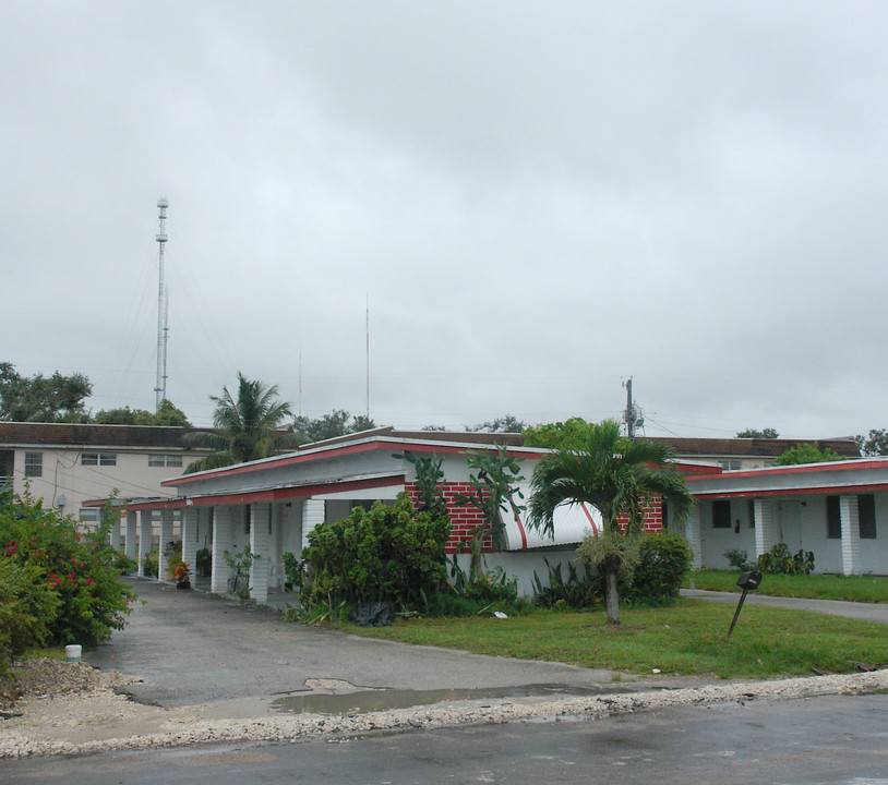 6014 SW 34th St in Miramar, FL - Building Photo