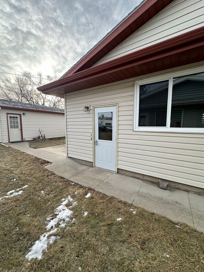 649 8th Ave SW in Valley City, ND - Building Photo - Building Photo