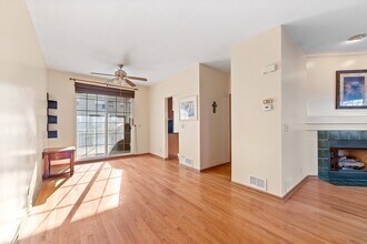 511 Pheasant Trail in St. Charles, IL - Building Photo - Building Photo