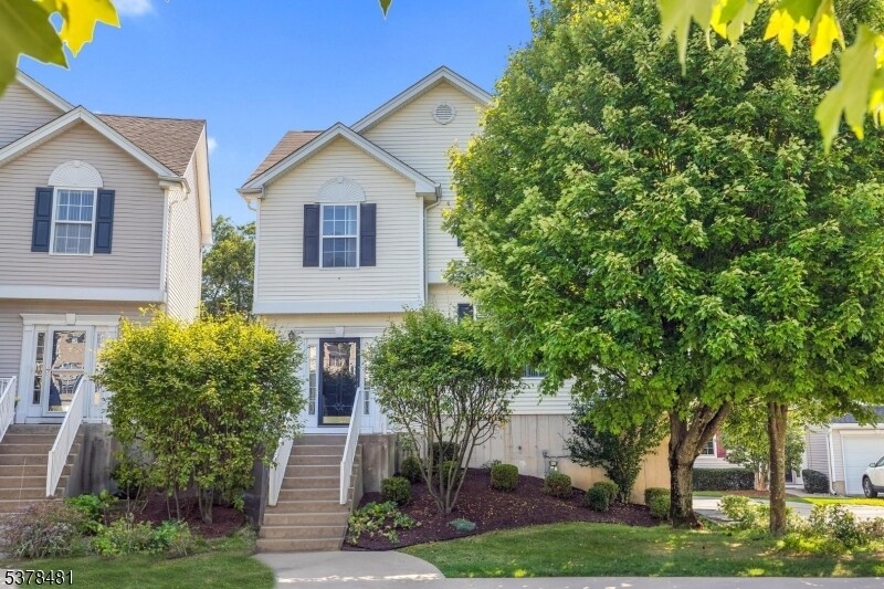 18 Brock Ln in Hackettstown, NJ - Building Photo