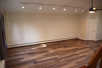 3 Maple St in Milford, CT - Building Photo - Building Photo