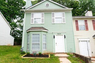 5624 Stonington Trace Pkwy in Stone Mountain, GA - Building Photo