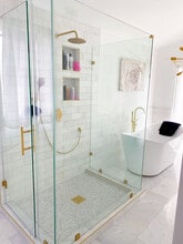 8321 Rayford Dr, Unit 8321 in Los Angeles, CA - Foto de edificio - Building Photo