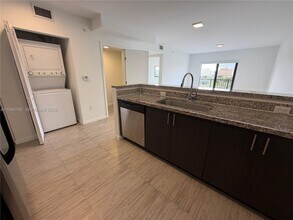 1801 SW 32nd Ave in Miami, FL - Building Photo - Building Photo