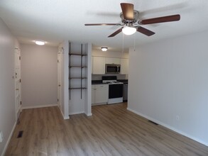 1438 Stuart St in Longmont, CO - Foto de edificio - Building Photo