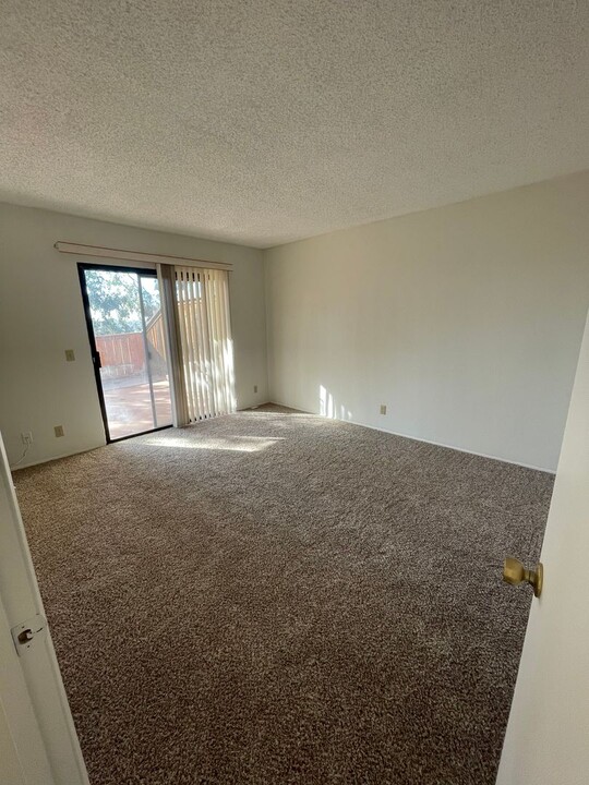 3874 Murray Hill Rd in La Mesa, CA - Building Photo