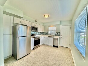 104 15th Ave in Indian Rocks Beach, FL - Building Photo - Building Photo