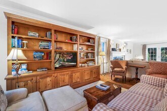 45 Quogue St in Quogue, NY - Building Photo - Building Photo