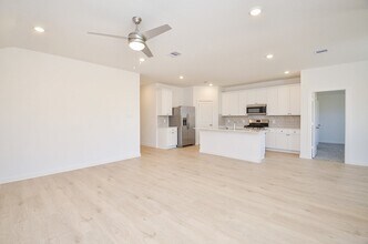 31134 Royal Acrs Ct in Fulshear, TX - Building Photo - Building Photo