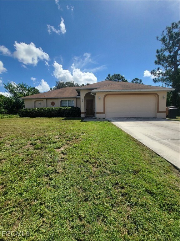 639 Wabasso Ave S in Lehigh Acres, FL - Building Photo - Building Photo