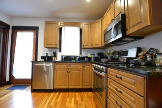 24 Saybrook St, Unit 1 in Boston, MA - Building Photo - Building Photo