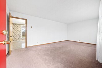 144 W Park Dr in Clarksville, TN - Building Photo - Building Photo