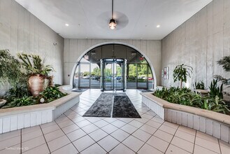 1 Renaissance Pl in Palatine, IL - Building Photo - Building Photo