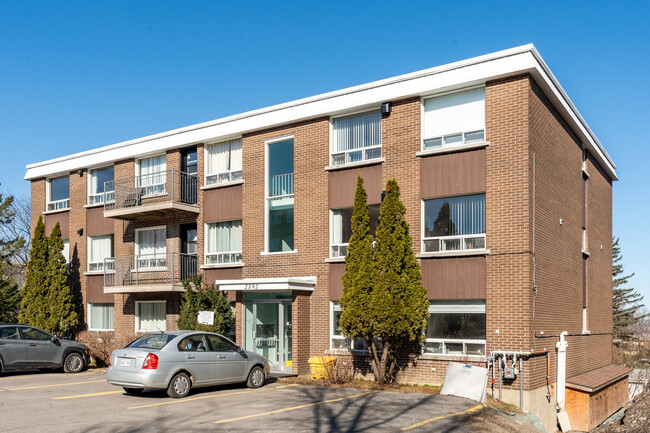 2592 Sainte-Foy Ch in Québec, QC - Building Photo - Primary Photo