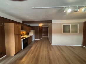 218 Main St, Unit Unit #4 in Filer, ID - Foto de edificio - Building Photo