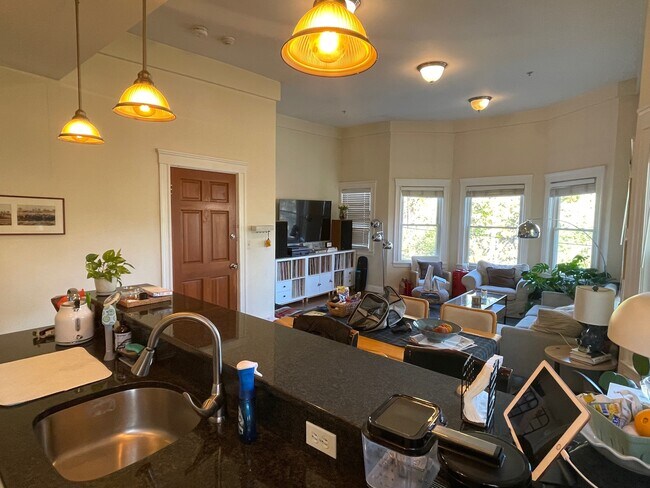 6 Giles Park, Unit 1 in Somerville, MA - Building Photo - Building Photo