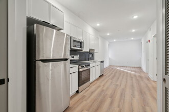 2039 N Front St, Unit 203 in Philadelphia, PA - Building Photo - Building Photo