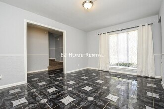 4811 Shatner Dr in Houston, TX - Building Photo - Building Photo