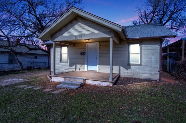 property at 809 SE 32nd St
