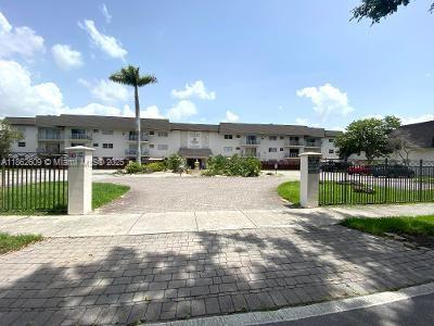 8601 SW 94th St in Miami, FL - Building Photo
