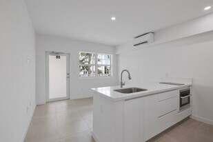 710 7th St in Miami Beach, FL - Building Photo