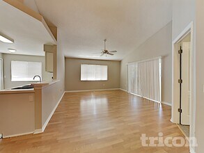 308 Sonoma Dr in Valrico, FL - Building Photo - Building Photo