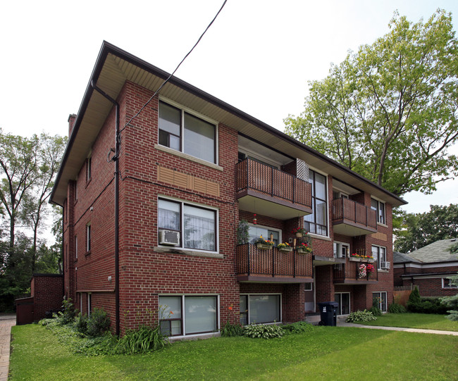 613 The Queensway in Toronto, ON - Building Photo - Primary Photo