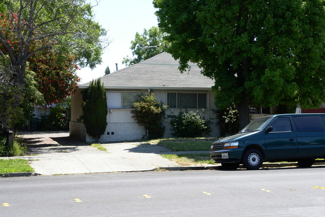 1134 5th Ave in Redwood City, CA - Building Photo