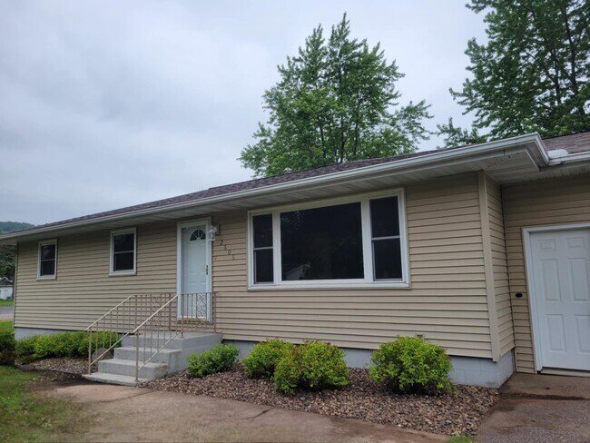 227526 Partridge Ave in Wausau, WI - Foto de edificio - Building Photo