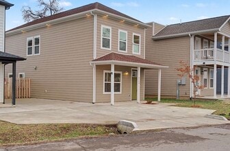 2140 18th Ave N in Nashville, TN - Building Photo - Building Photo