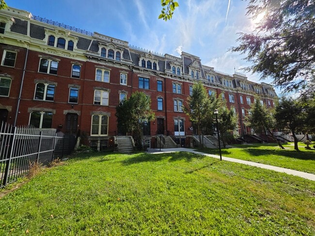 4 Eastman Terrace